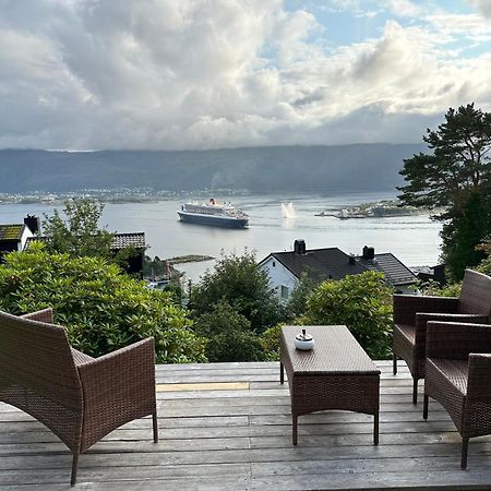 Great Place With View To The Mountains And Fjord Alesund Exterior photo